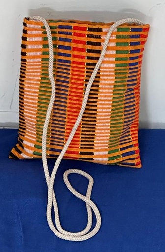 T Kente b 